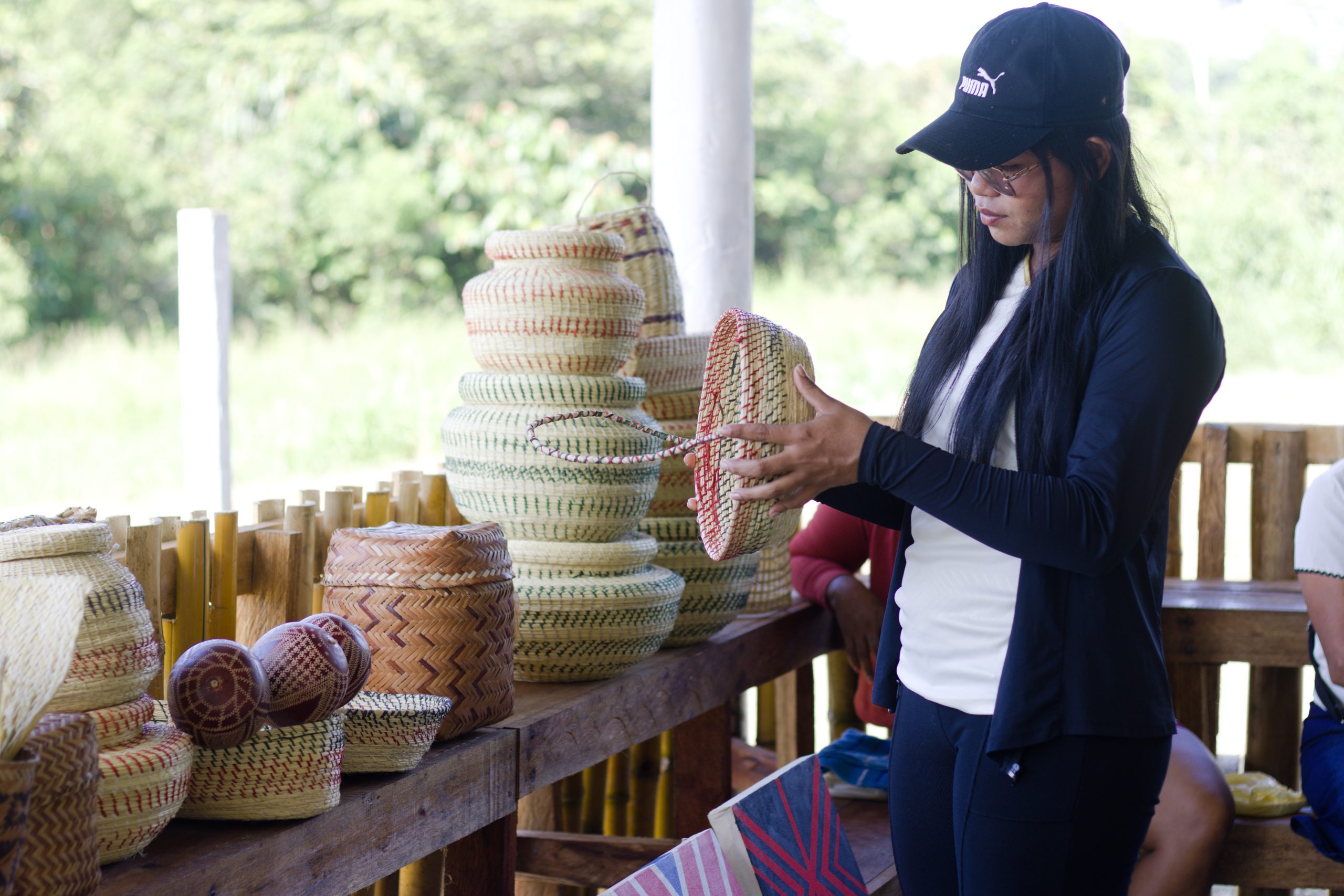 Kássia Kaixana e suas obras